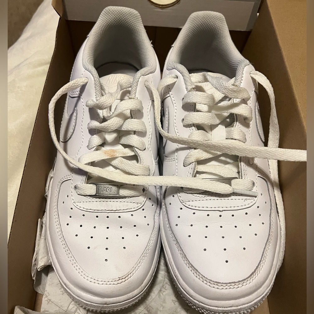 Air Force 1 Sneaker - Picture 3 of 5